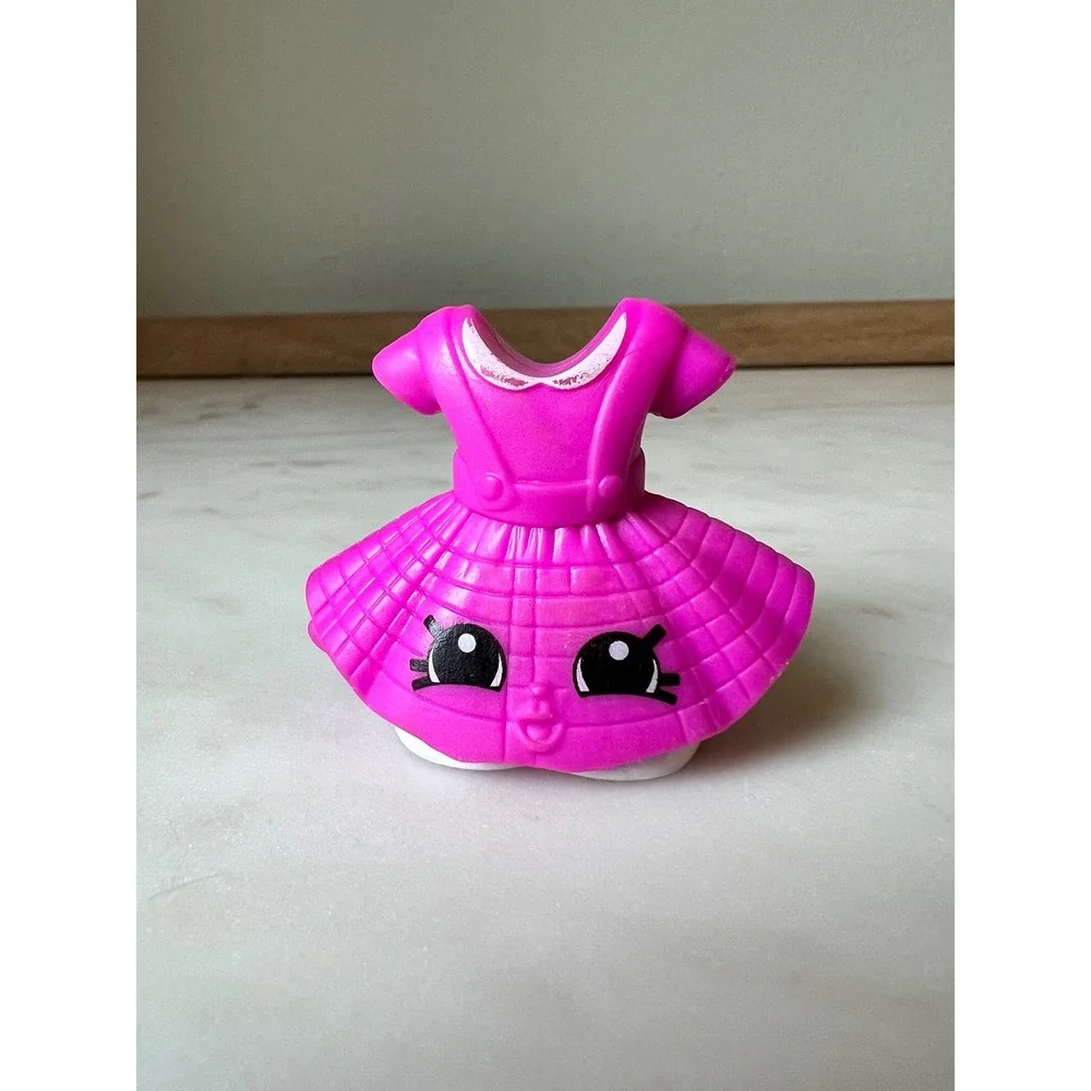 Shopkins Popette Lil' Shoppie and Jessicake Lil' Shoppie Mini Doll Heel Stand